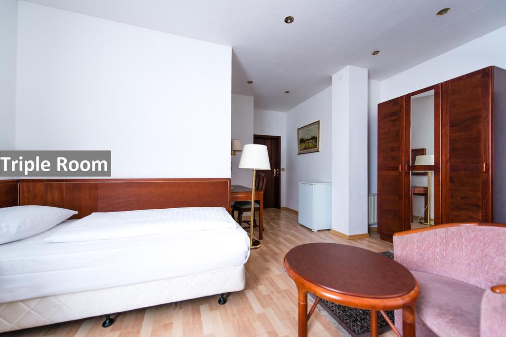 Hotel Ravel International à Offenbach-sur-le-Main Extérieur photo