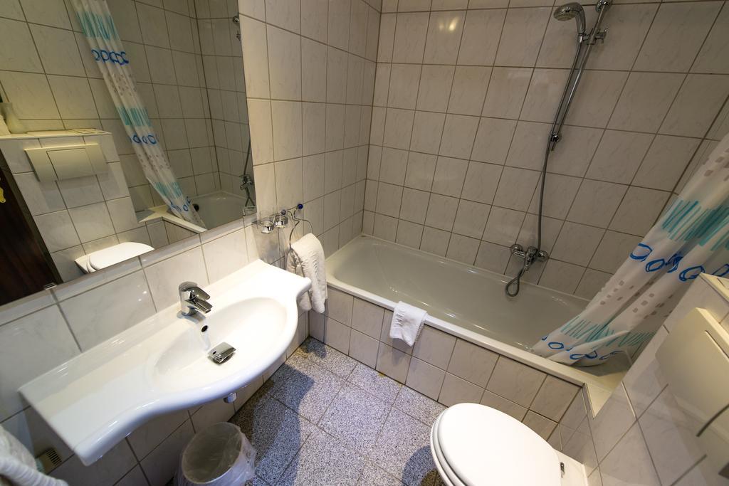 Hotel Ravel International à Offenbach-sur-le-Main Extérieur photo