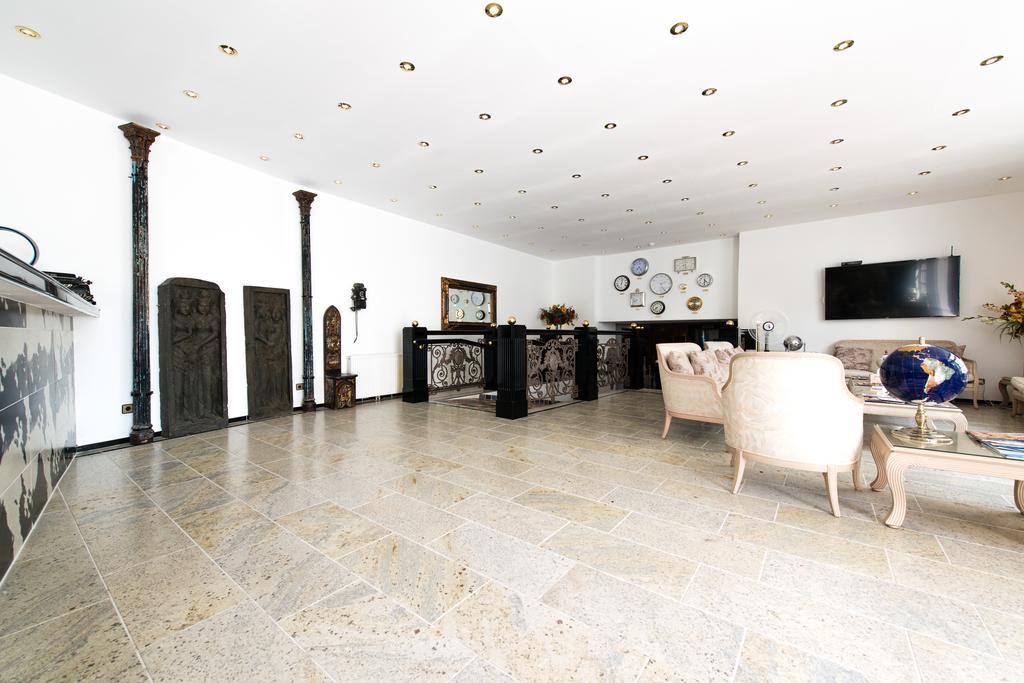 Hotel Ravel International à Offenbach-sur-le-Main Extérieur photo