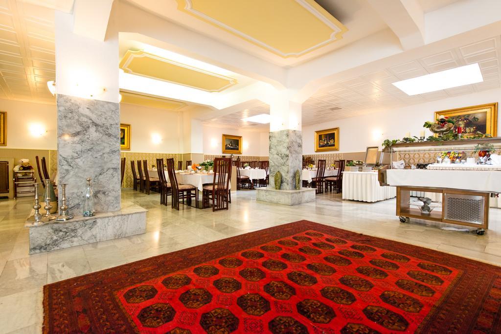 Hotel Ravel International à Offenbach-sur-le-Main Extérieur photo