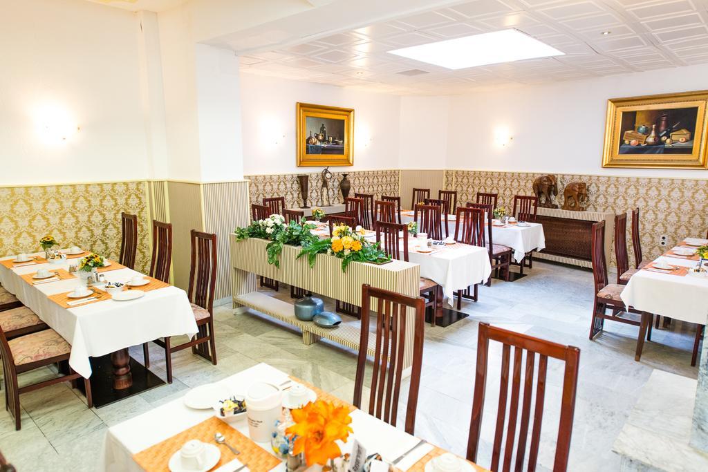 Hotel Ravel International à Offenbach-sur-le-Main Extérieur photo